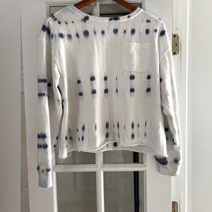 Universal Threads Blue & White Sweatshirt, Size Medium